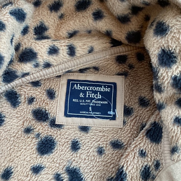 Abercrombie Fleece Jacket - Picture 2 of 2